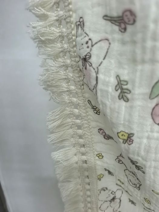 Fringed edge — muslin baby textile by Jingwei Youpin